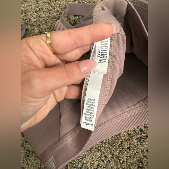 Victoria Sport Light Purple Sports Bra - Picture 3 of 3